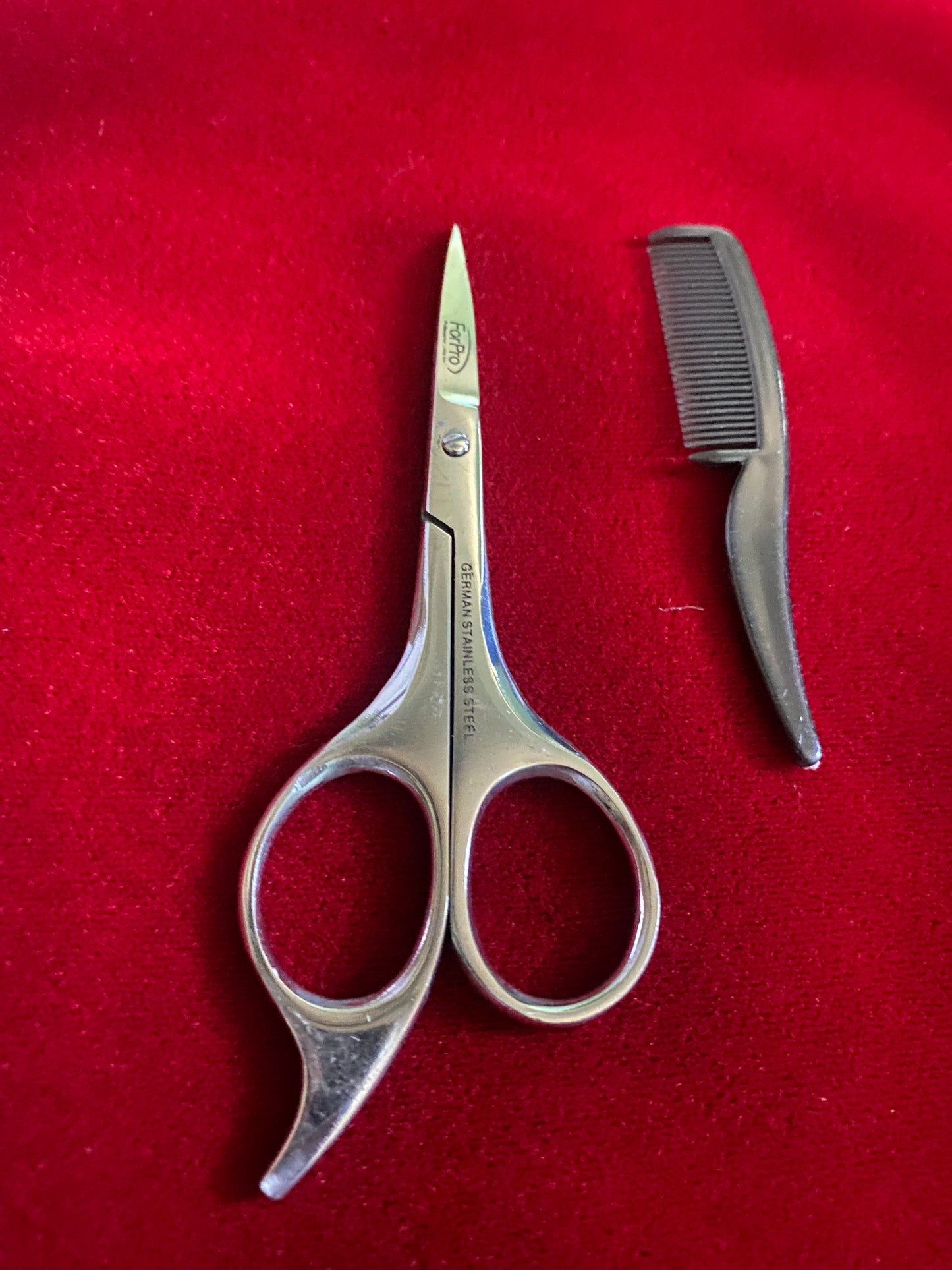 Mustache scissors