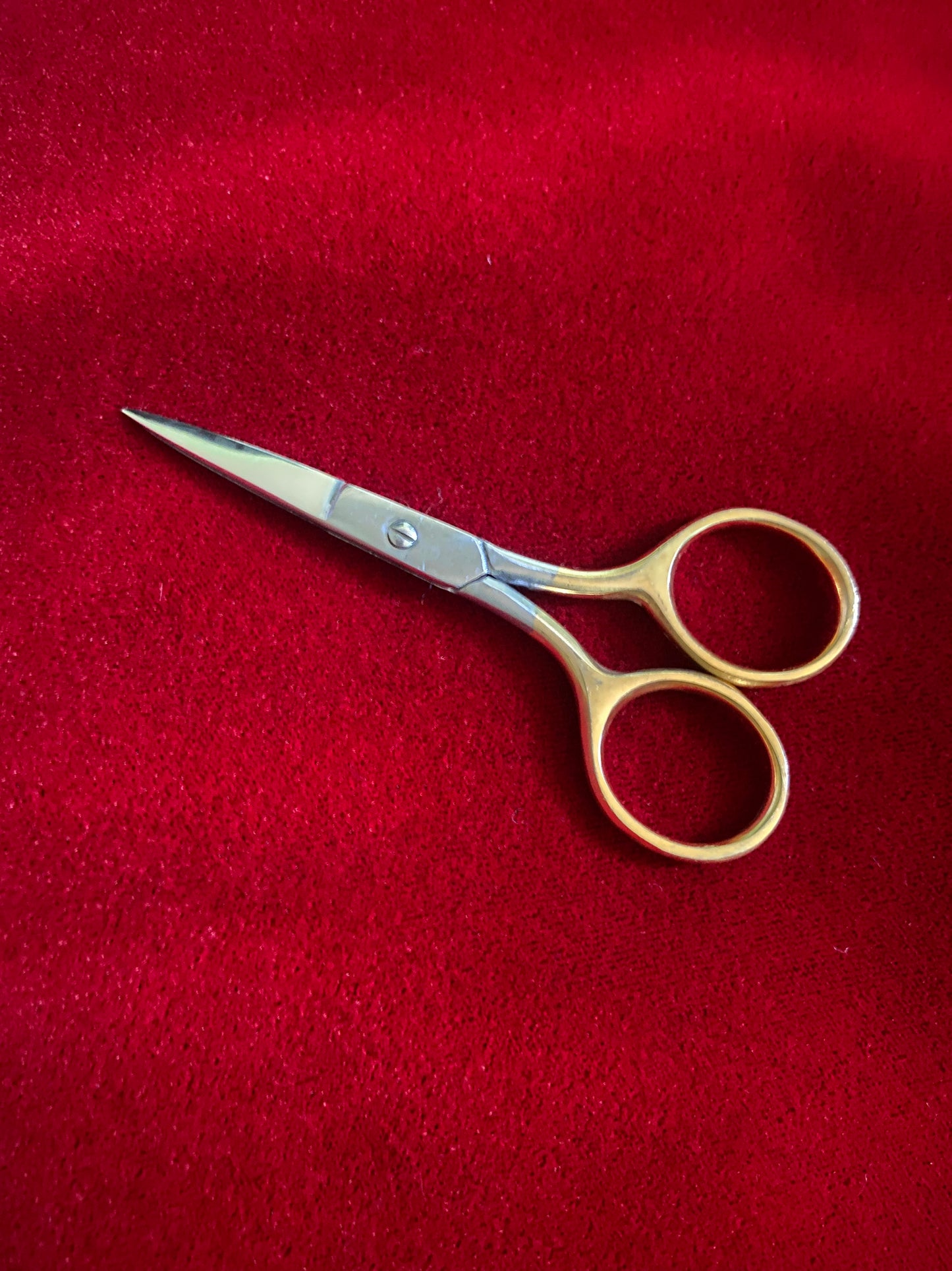 Mustache scissors