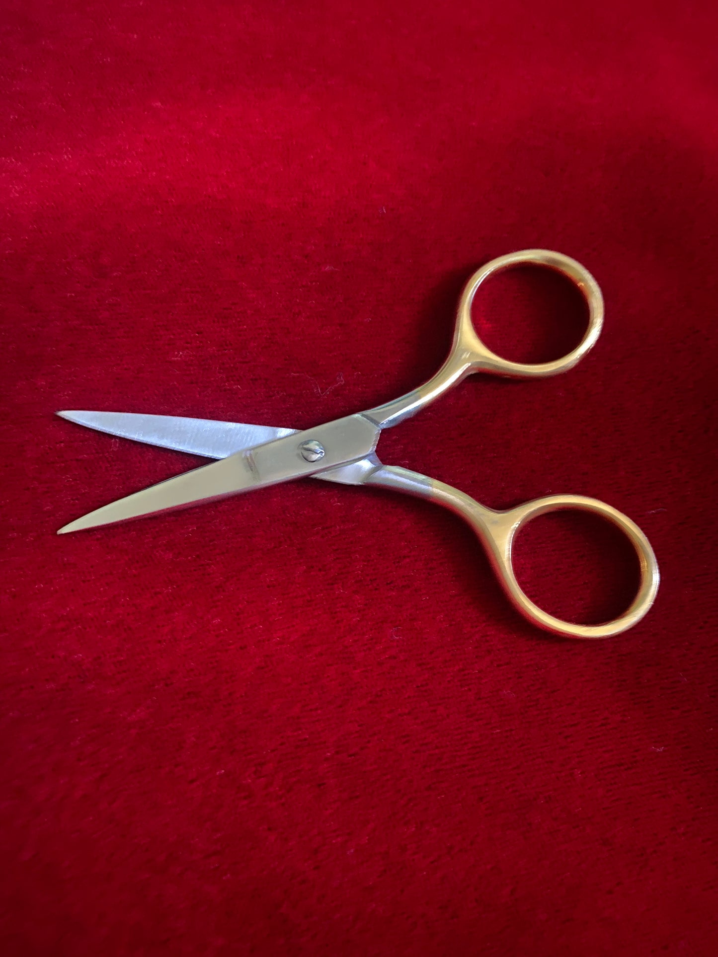 Mustache scissors
