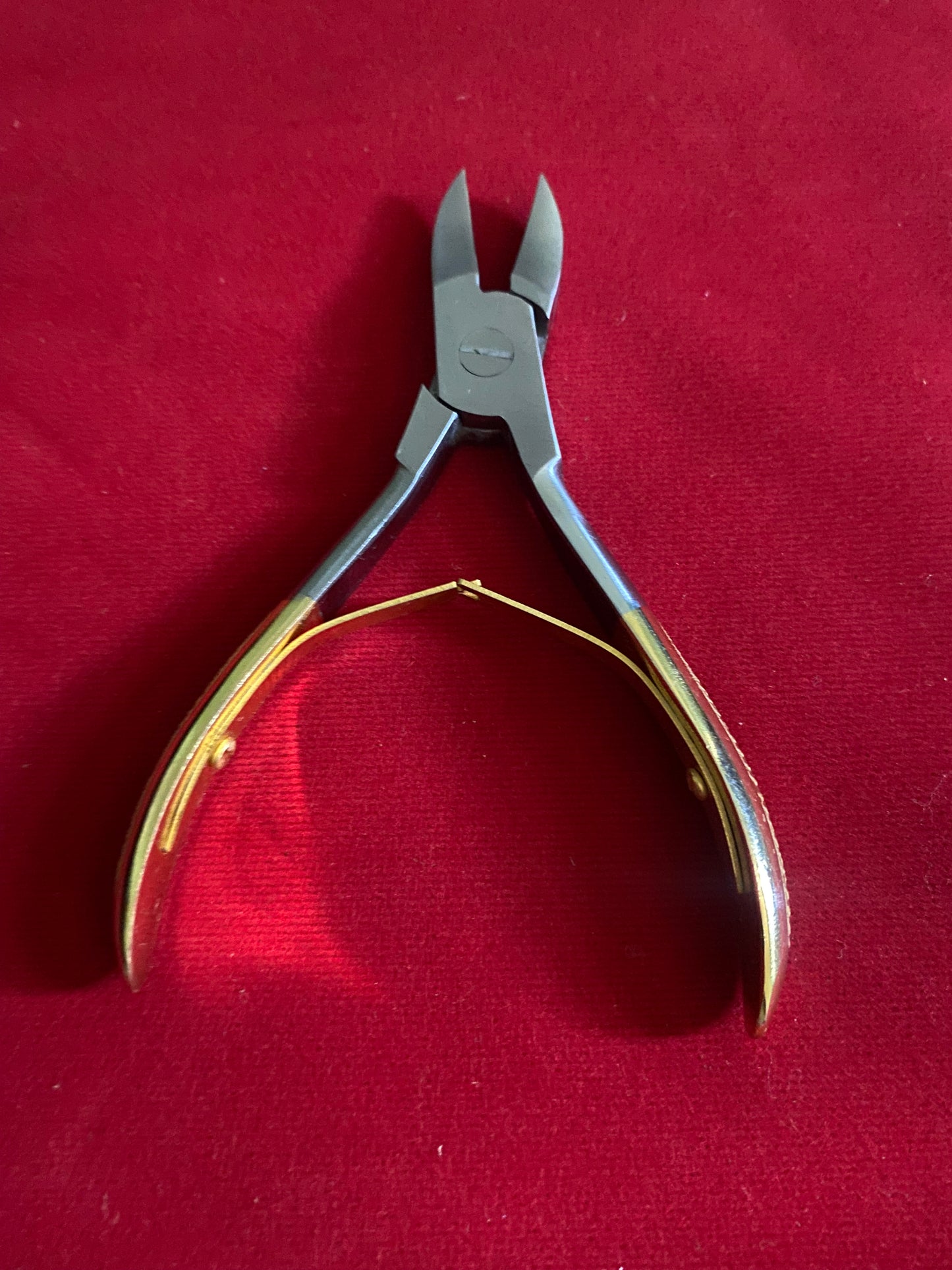 Nail nippers